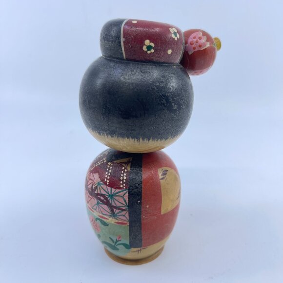 vintage japanese kokeshi doll hand painted floral details & red kimono - Picture 3 of 5